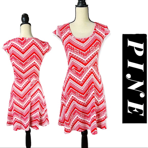 Pine Dresses & Skirts - PINE Lightweight Fit and Flare Dress sz M